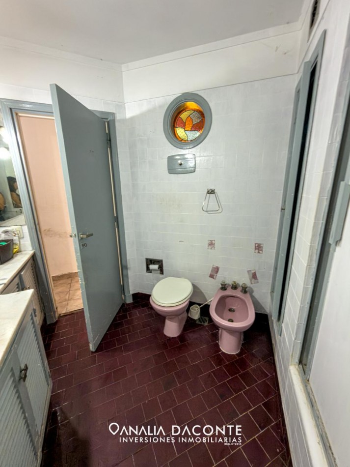 Gran chalet 5 amb en equina.  Constitucion