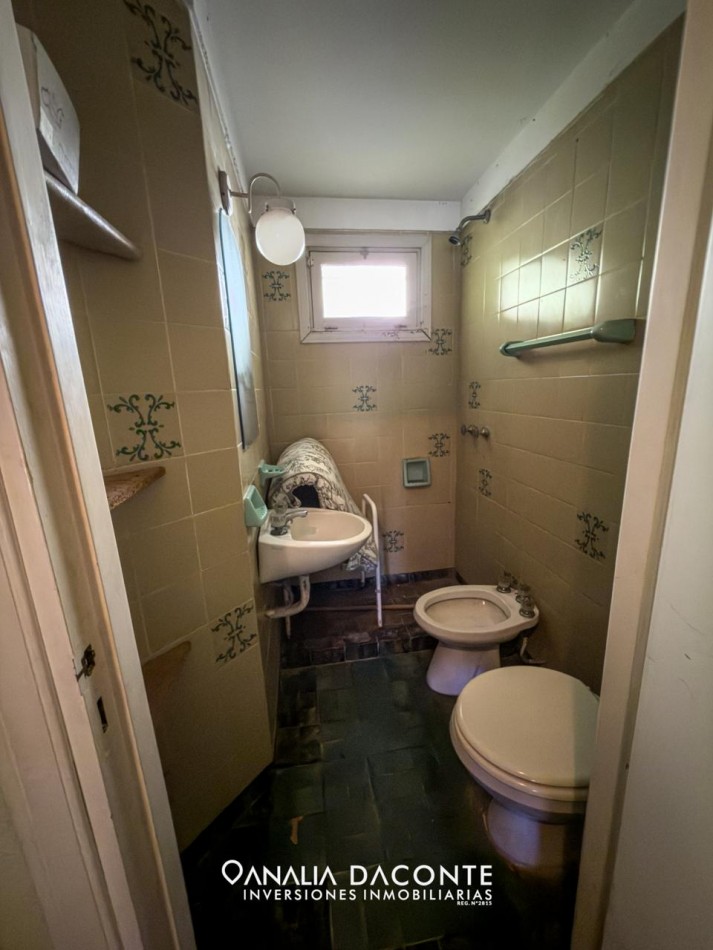 Gran chalet 5 amb en equina.  Constitucion