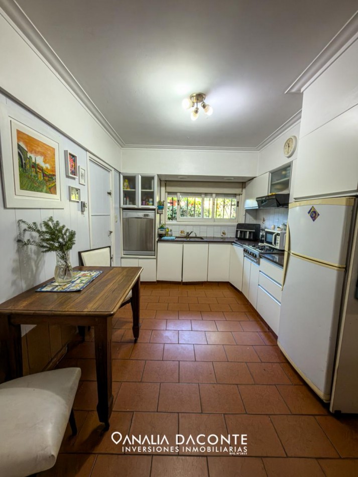 Gran chalet 5 amb en equina.  Constitucion