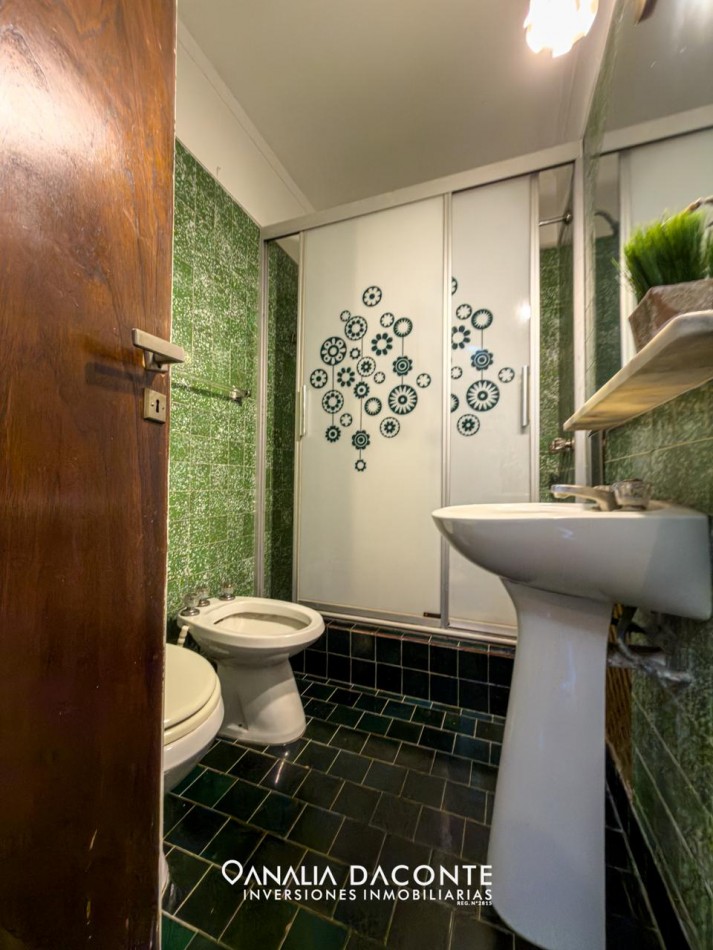 Gran chalet 5 amb en equina.  Constitucion