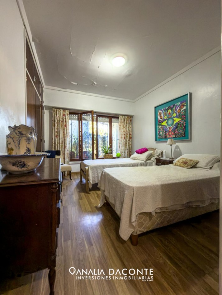 Gran chalet 5 amb en equina.  Constitucion