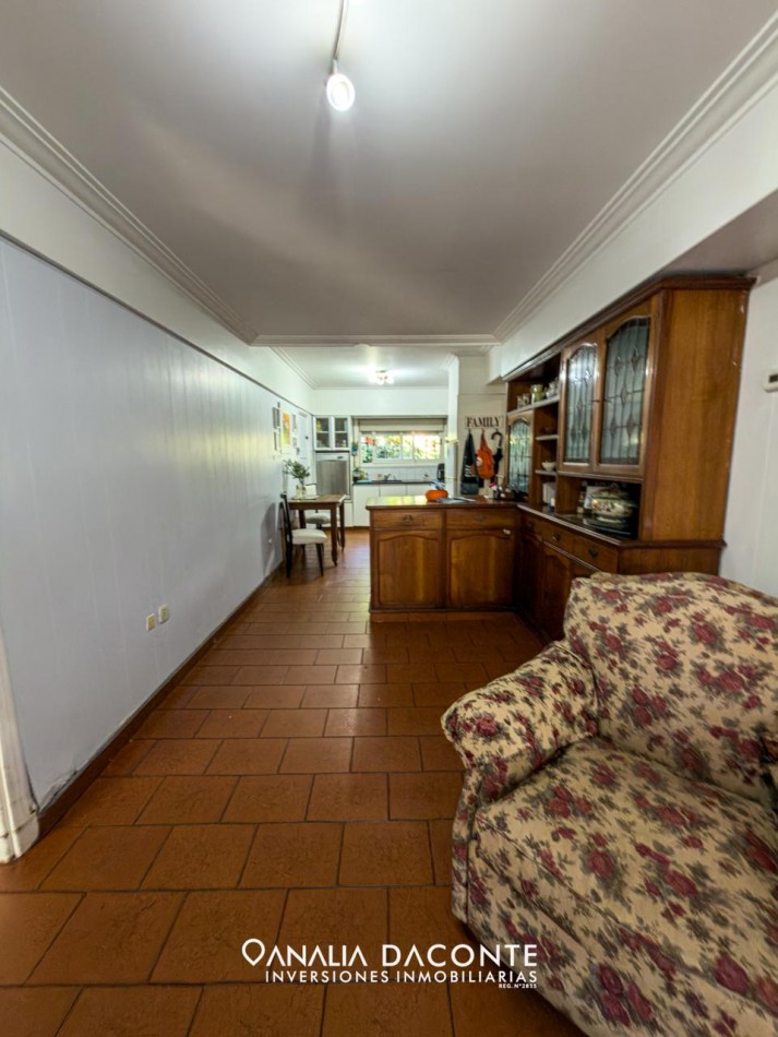 Gran chalet 5 amb en equina.  Constitucion