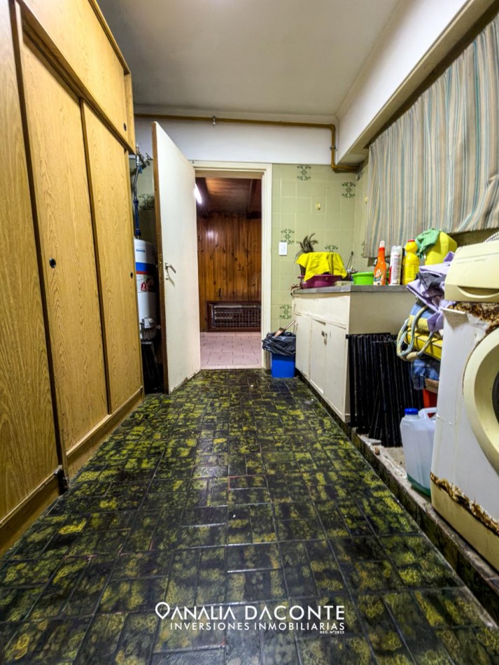 Gran chalet 5 amb en equina.  Constitucion