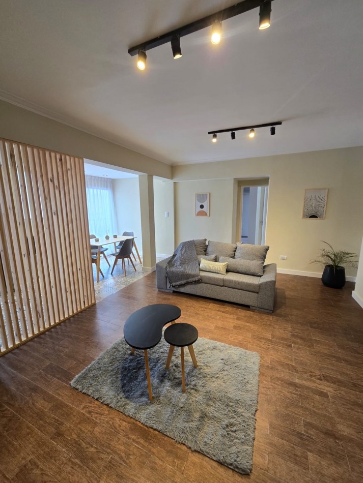 Departamento 2 amb con balcon corrido a la calle