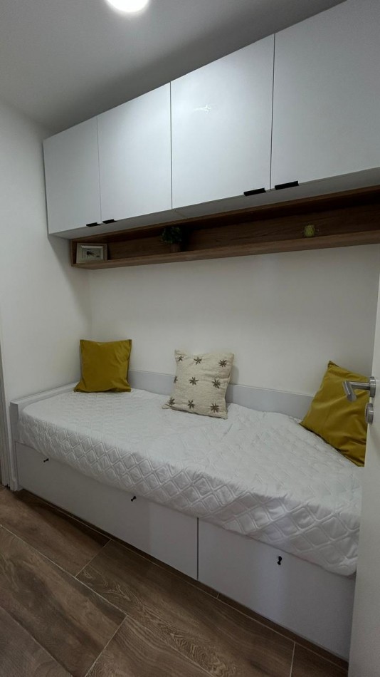 2 amb  vista al mar, con dependencia y cochera fija doble