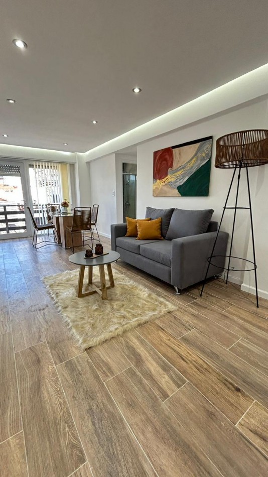 2 amb  vista al mar, con dependencia y cochera fija doble