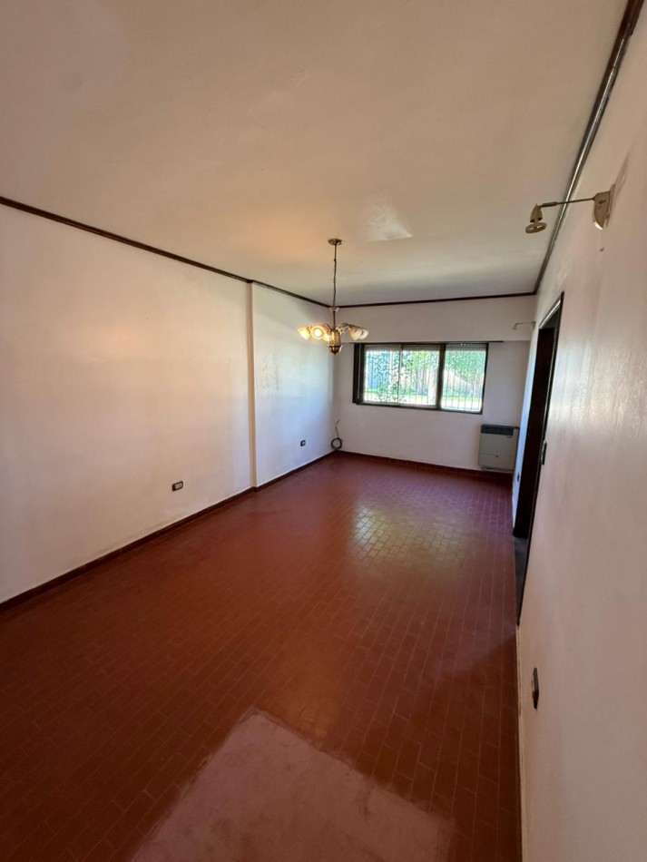 Amplio departamento 4 amb barrio Santa Rita