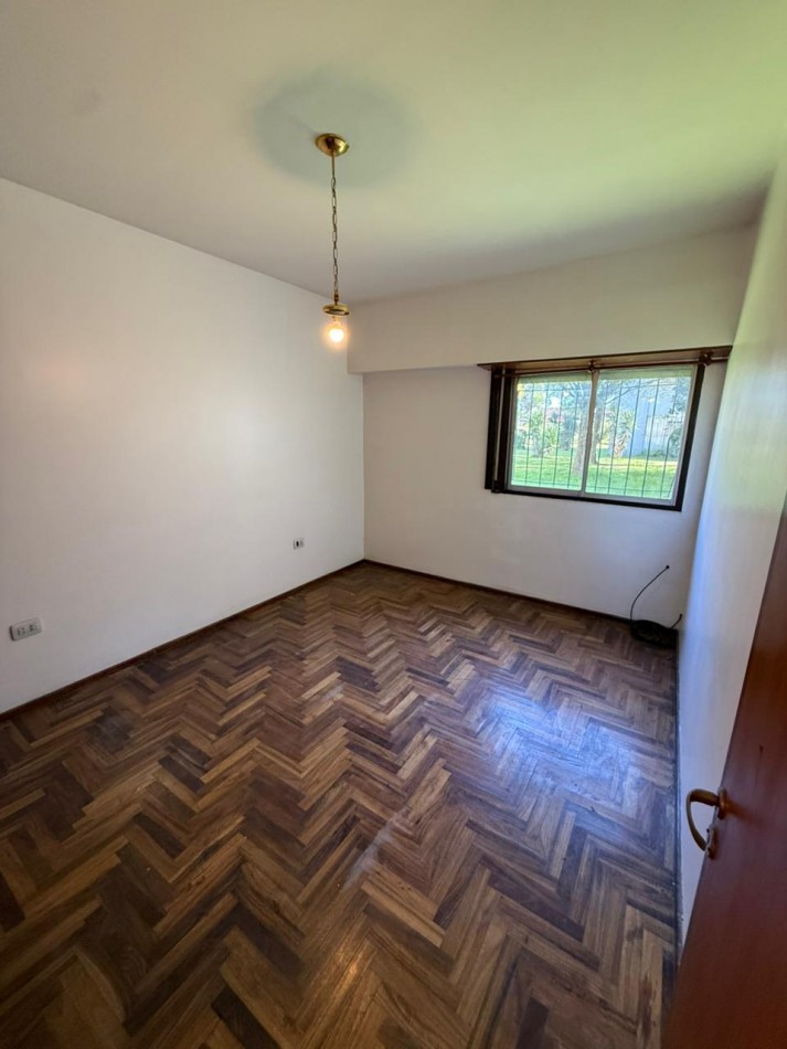 Amplio departamento 4 amb barrio Santa Rita