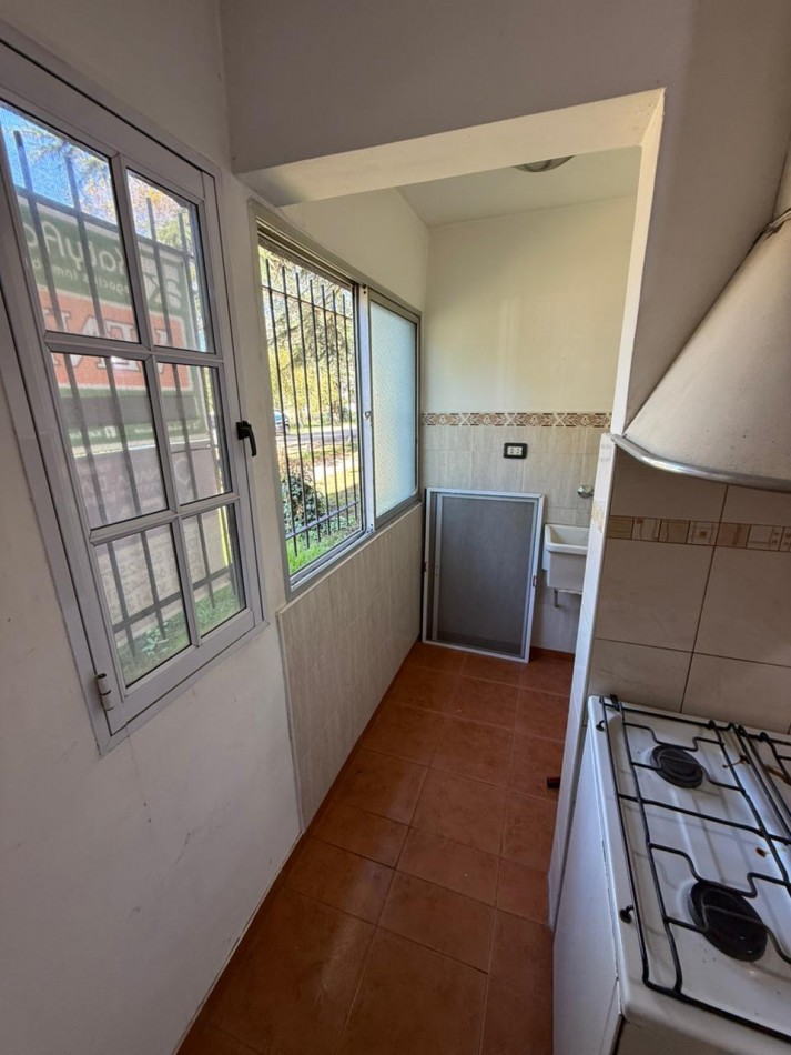 Amplio departamento 4 amb barrio Santa Rita