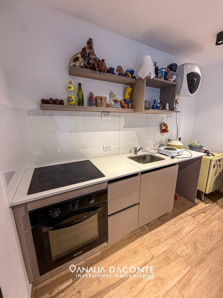 Moderno ph 2 amb pb a la calle con patio!