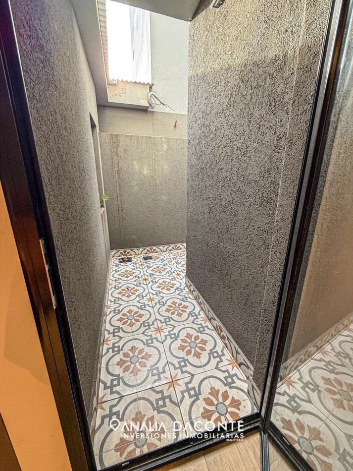 Moderno ph 2 amb pb a la calle con patio!