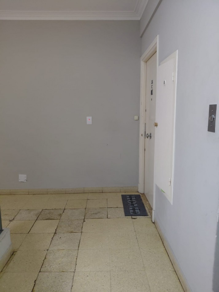 LUMINOSO Y AMPLIO DEPTO 2 AMB SOBRE AV. COLON AL 1500!