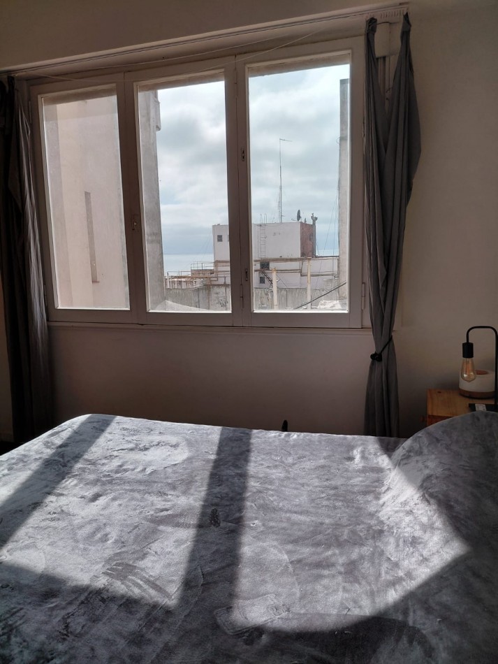 LUMINOSO Y AMPLIO DEPTO 2 AMB SOBRE AV. COLON AL 1500!