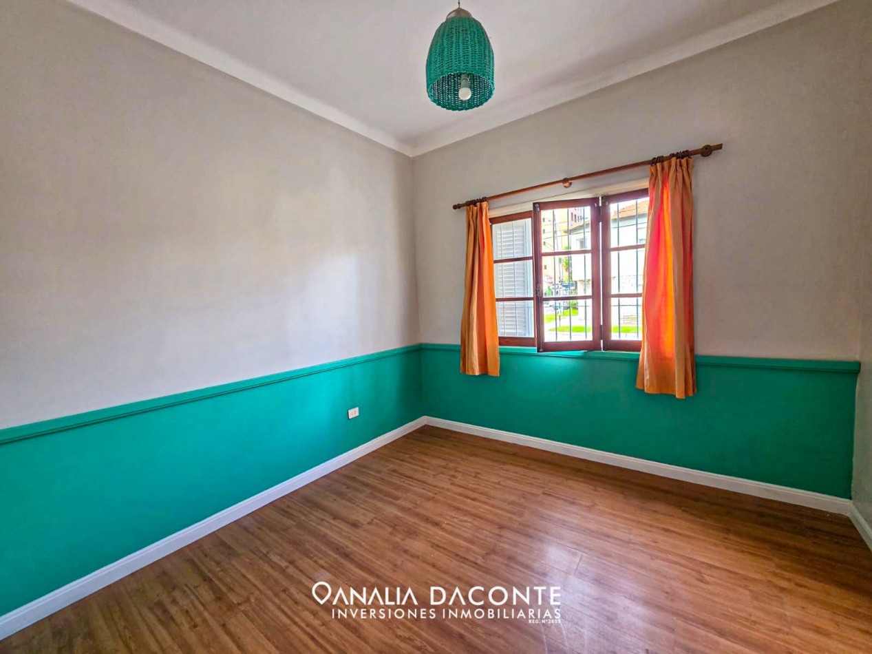 Chalet 4 amb con garage a pasos del mar. La Perla