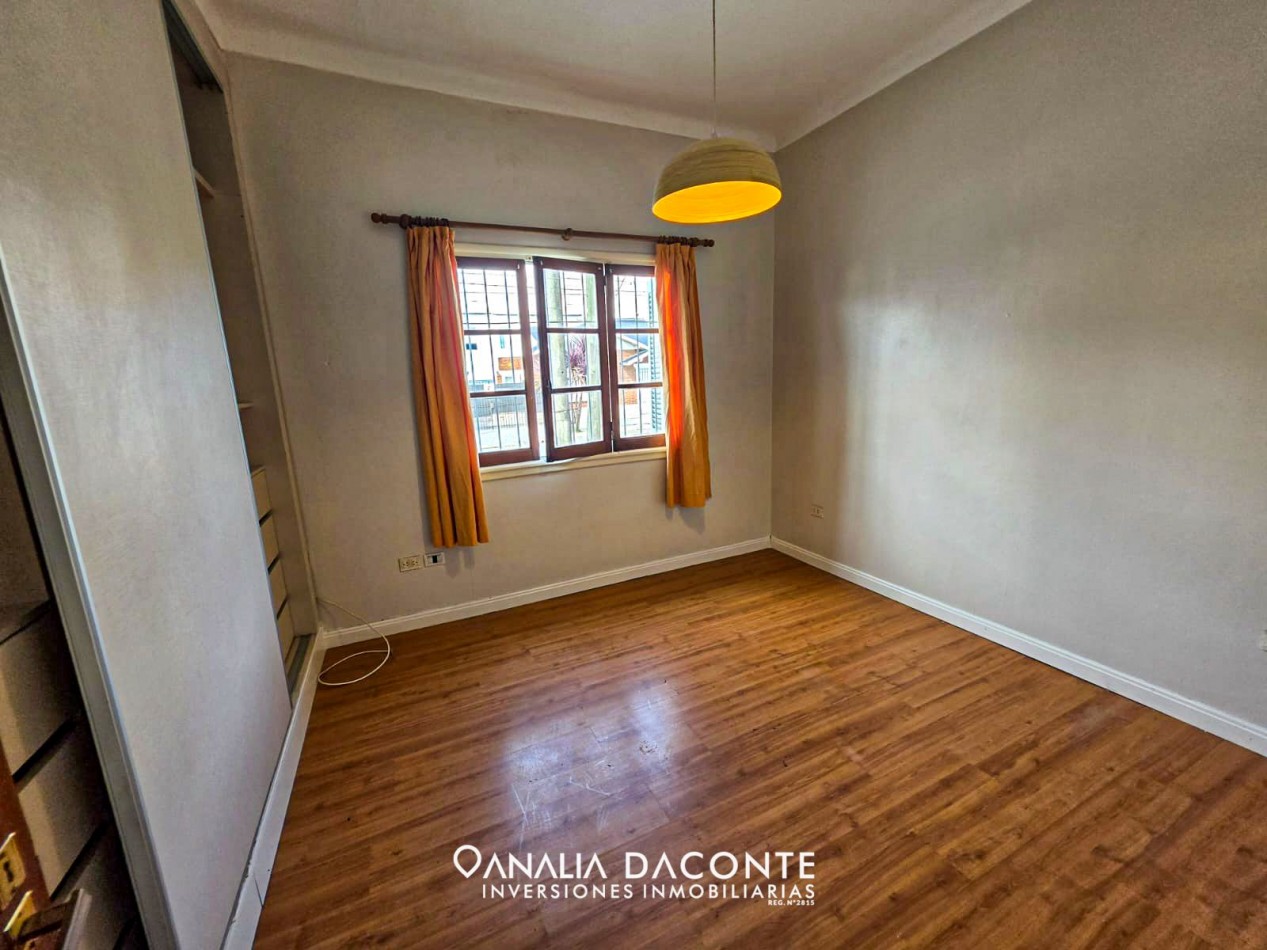 Chalet 4 amb con garage a pasos del mar. La Perla