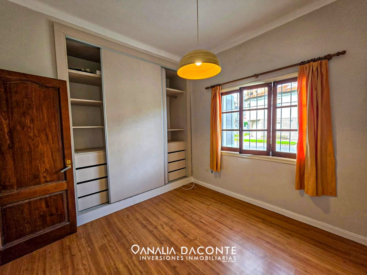 Chalet 4 amb con garage a pasos del mar. La Perla