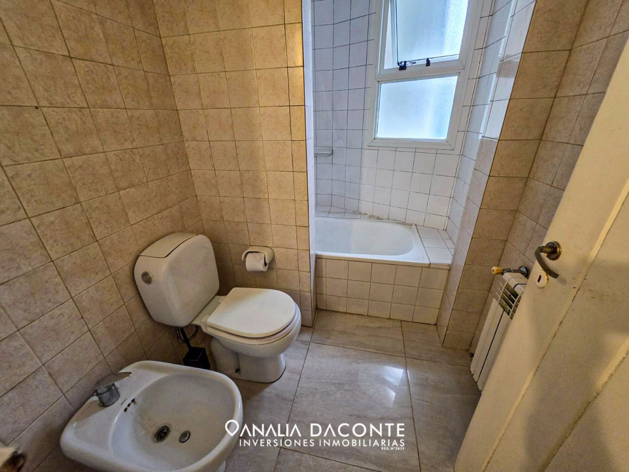 Chalet 4 amb con garage a pasos del mar. La Perla