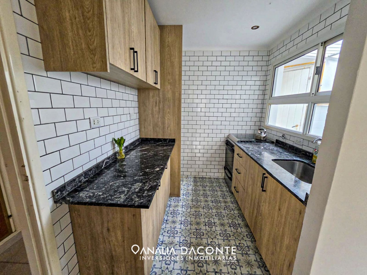 Chalet 4 amb con garage a pasos del mar. La Perla