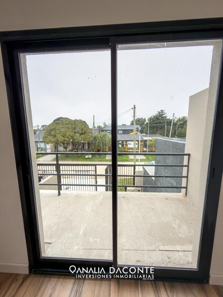 Duplex moderno a estrenar. 3 amb + escritorio  Los Pinares