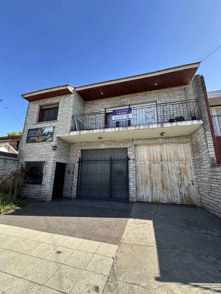 VENTA URGENTE Propiedad en block depto 4 amb con garage y deposito 