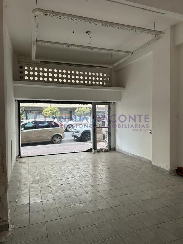 Local centrico oportunidad !