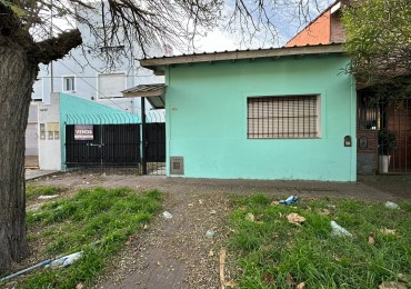  RESERVADA!!!RAWSON E ITALIA  CASA 3 AMB. CON PATIO Y ENTRADA AUTO 