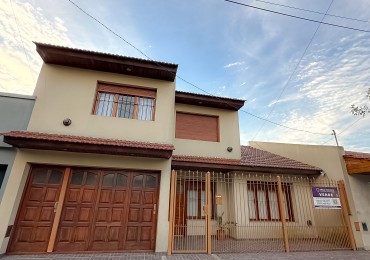 Chalet 4 amb con gran parque en Villa Primera