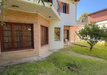 Chalet 4 amb con jardin en La Florida