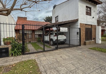 Chalet 3 amb con jardin y dos deptos en Constitucion