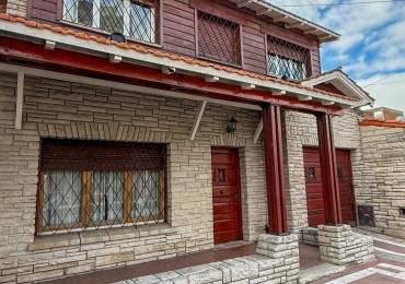 Gran chalet de 5 amb, parque y garage en barrio La Perla