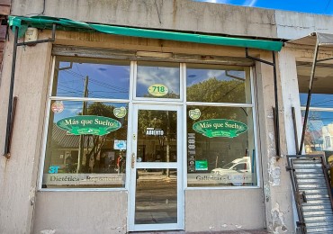 Local a la calle en zona comercial en Los Pinares