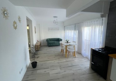 BAJO SU VALOR!! .Departamento 2 ambientes muy amplio,  contrafrente ! Frente al Provincial!