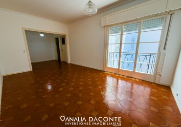 RESERVADO!!! DEPTO 3 AMB CON BALCON FRANCES Y DEPENDENCIA EN EDIFICIO SEÑORIAL! CENTRO!