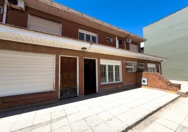 DUPLEX DOS AMB CON COCHERA EN COMPLEJO CON PILETA Y QUINCHO! PARQUE LURO!