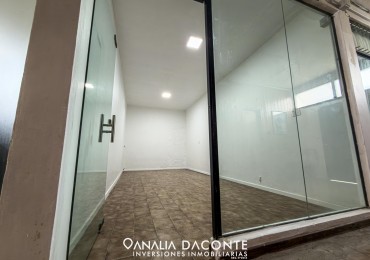 Alquiler local de 19m2 en galeria comercial San Juan al 300