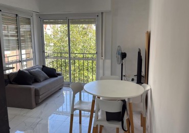 Depto 2 amb a la calle, amoblado y reciclado!