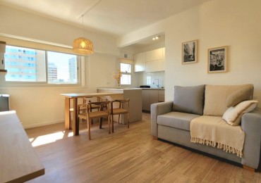 Departamento dos ambientes con espacio de cochera