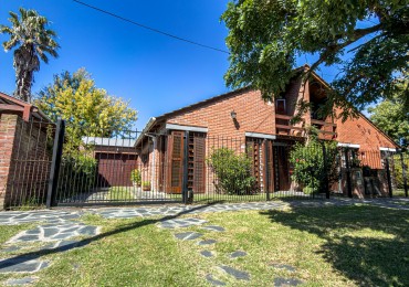 Impecable duplex 4 AMB con garage y parque