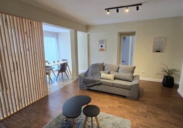 Departamento 2 amb con balcon corrido a la calle